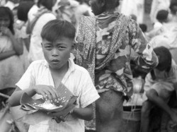 SAMA NIMMA | Gezamenlijke maaltijd met nasi bungkus