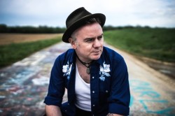 Dean Owens in Thiemeloods Theater Nijmegen zo 24 maart 2024