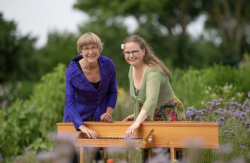 Pauline-Schenck-en-Ivette-van-Laar-1536x1003.png