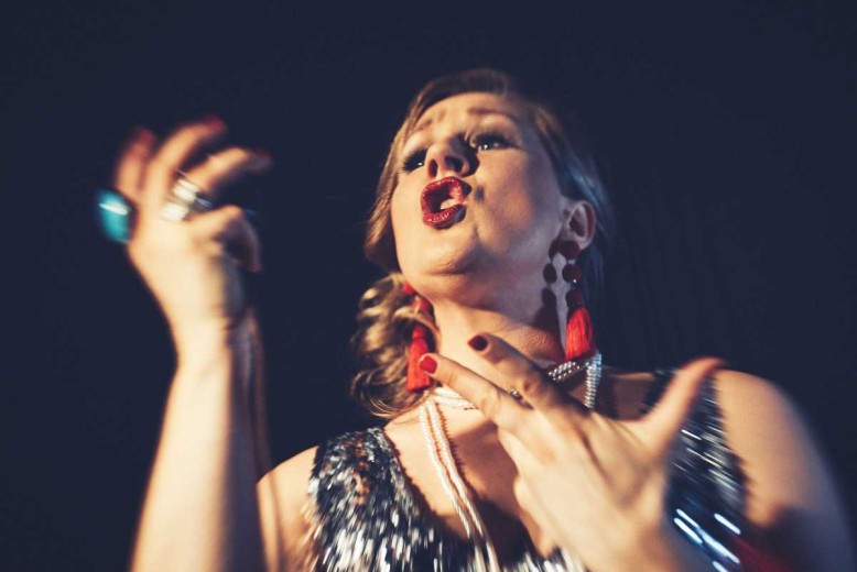 Café Chantant, Liefde voor het Franse chanson