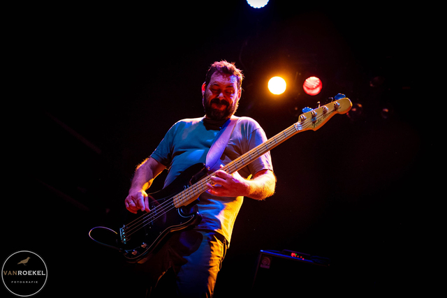 bassist mudhoney door gerard van roekel