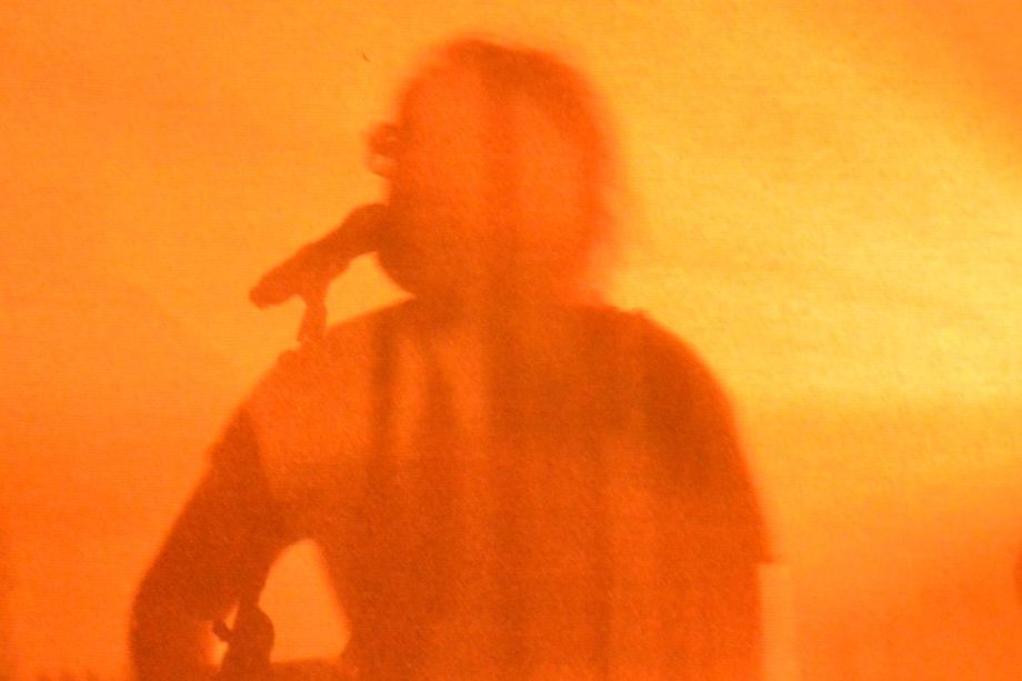 Blaudzun alleen op de bank