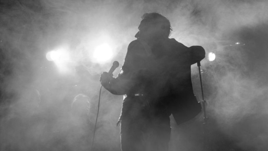 Lenny zoekt naar de grens van de grap