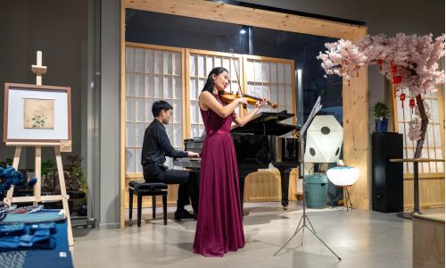 Intiem Japans lenteconcert verrast in Nijmeegse winkel