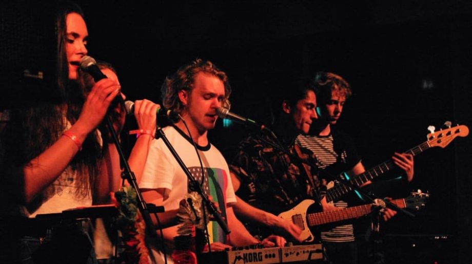 Stukafest - Die bieb uit, beste sokken aan en gaan!