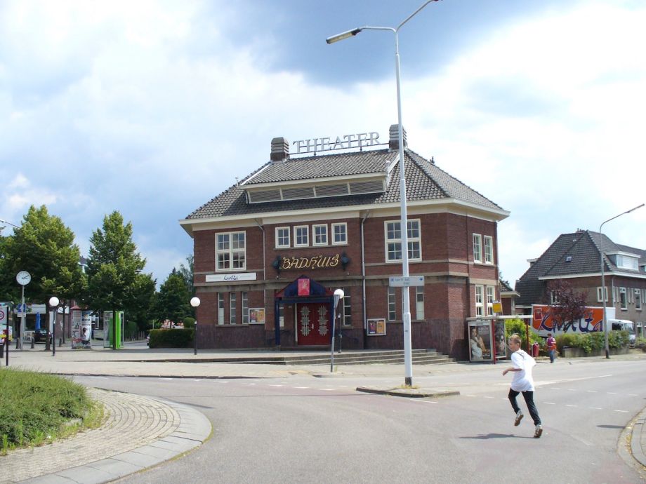 Kwatta stopt, De Horde start in het Badhuis