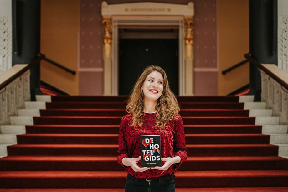 Interview met Loes Wijnhoeven, schrijfster van 'De hotelgids'