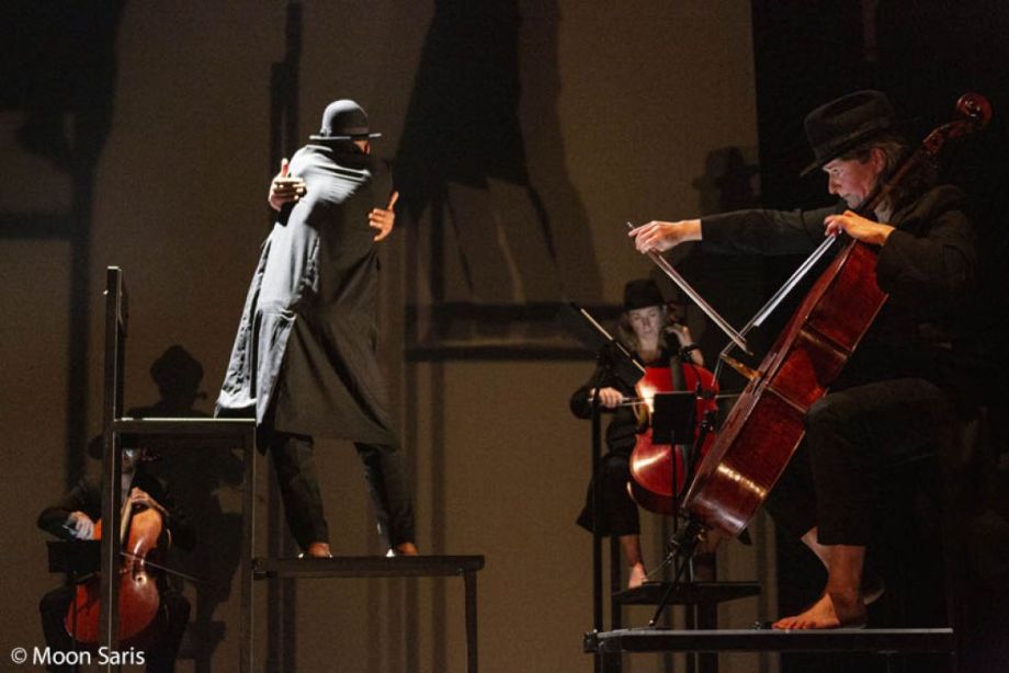 Wie bent u achter wie u schuilgaat?