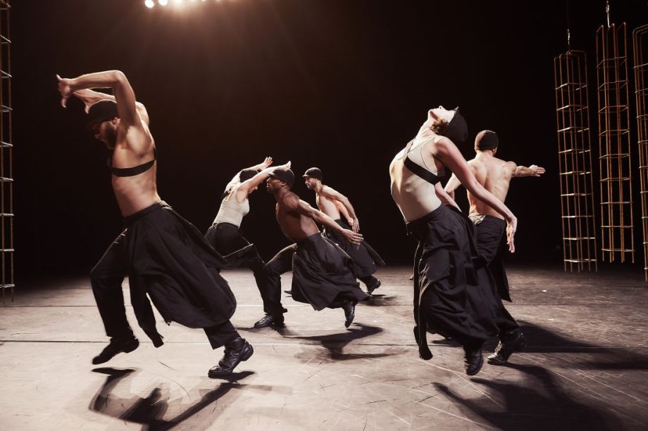 Onbevangen en pulserende dansenergie in LUX