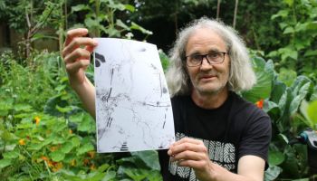 Tierspuren en Petrified Trees in Overasselt