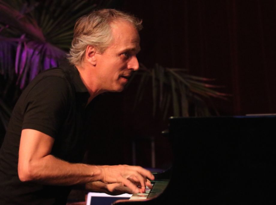Jeroen van Vliet met zijn Moon Trio: associaties naar andere werelden