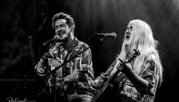 Lachen, dansen en genieten met Young Gun Silver Fox