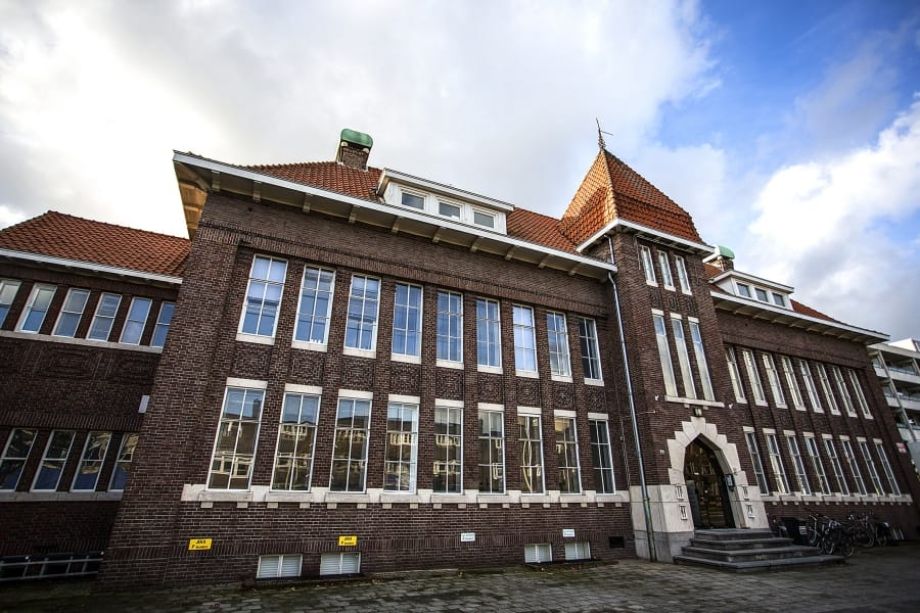 Oude en nieuwe ambachten in voormalig gloeilampenfabriek