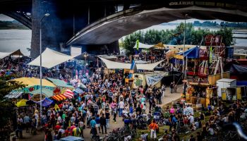 Dansend de zomerfeesten door