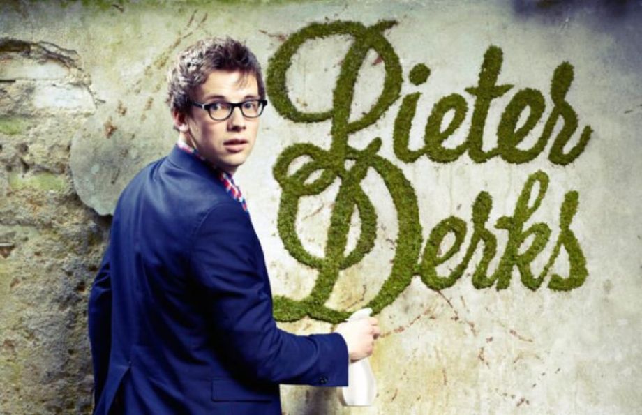 Young lacht met Pieter Derks