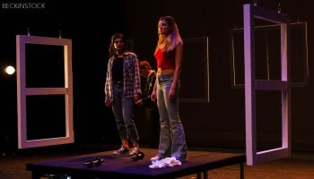 Bizar theater met American Beauty
